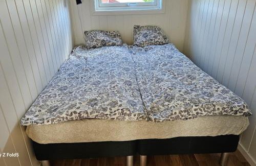 Austrheim House | Cozy Cabin Retreat in Austrheim - Pet and Child Friendly