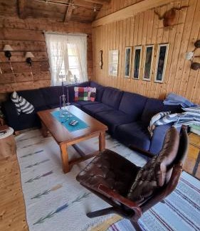Moskenes House | Inviting Rorbu on Tind - Guest Rated 8.7/10 and Family-Friendly