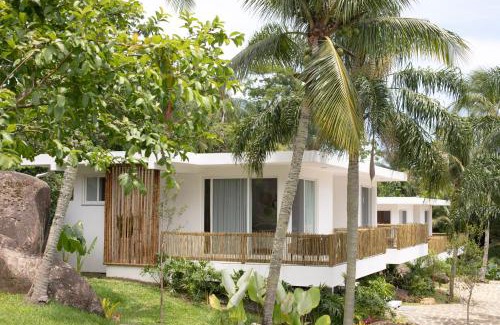 Veloso Apartment | Unwind at Koserê Exclusive Suites with Oceanfront Views