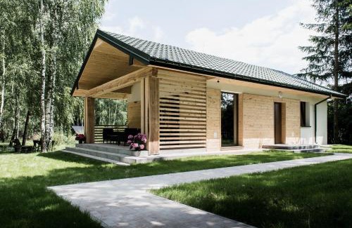 gmina Goscieradow Cabin | Pet-Friendly Kosiedlisko: Family Fun with Pool Access