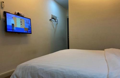 Pekan Melayu Hotel | Business Ready: Kosma Hotel with Family-Friendly Dining