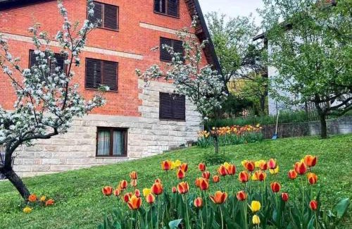 Mladenovac House | Discover Kosmajski Raj: Pet-Friendly Oasis, 9.8 Rated!