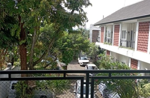 Tembalang House | Cozy Kost Exclusive Rindang with Hot Tub & Breakfast