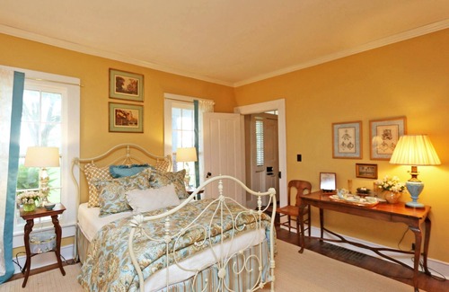 Wakenda Other | Explore Kosy Grove: Historic Antebellum Home with Pool