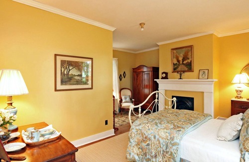 Wakenda Other | Explore Kosy Grove: Historic Antebellum Home with Pool