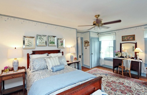 Wakenda Other | Explore Kosy Grove: Historic Antebellum Home with Pool