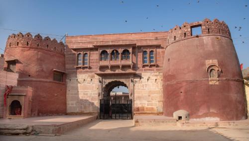 Jodhpur House | Discover Kot Dunara: A Historic Castle Getaway by Jodhpur