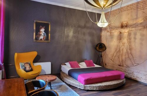 Dlugopole-Zdroj Apartment | Stylish Kot Pocztowy: Family-Friendly with Hot Tub Access