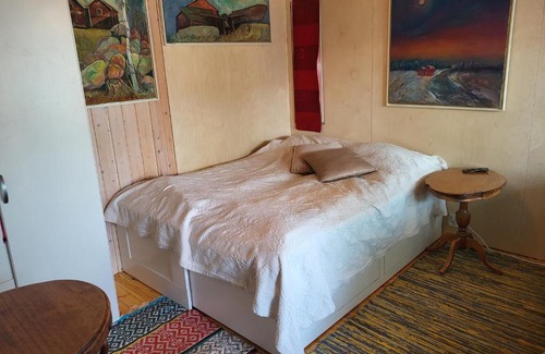 Kiiminki House | Cozy Kotajärven Studio-Galleria with Private Beach Access