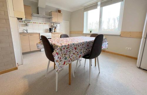 Siauliai Apartment | Pet-Friendly Kotedžas nuomai - Retro 70, Šiauliai with Ocean View