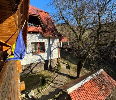 Soymy House | Discover Kotedzh Smereka: Top-Rated & Pet-Friendly Retreat