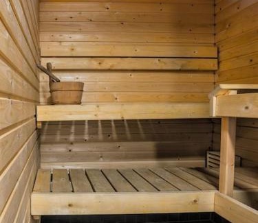 Keskinen District Apartment | Bright 4-Star Kotimaailma Apartment with Sauna in Helsinki