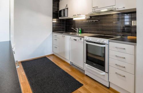 Keskinen District Apartment | Bright 4-Star Kotimaailma Apartment with Sauna in Helsinki
