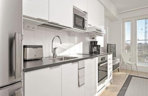 Lantinen District Apartment | Cozy Kotimaailma Studio for Two in Leppävaara