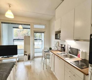 Aviapolis Apartment | Experience Comfort at Kotimaailma - Cozy Studio in Tikkurila