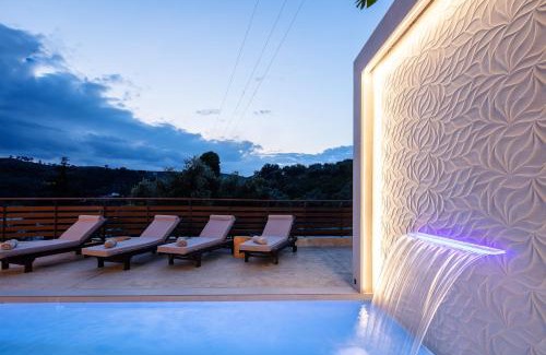 Manoliopoulo Villa | Unforgettable Oceanfront Experience at Kotinos Villa