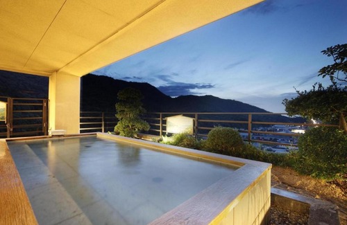 Konpira Onsen Hotel | Relax at Kotohira Onsen Kotosankaku with Hot Tub & Kitchen
