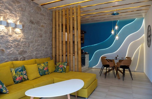 Foinikounta Villa | Experience Unmatched Comfort at Kotroni Villas with Ocean Views