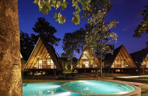 Udawalawa Hotel | Discover Kottawatta River Bank Resort with Pool & Hot Tub