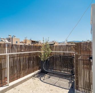Petralona Apartment | Stylish Cookoovaya Penthouse in Athens - 4-Star Comfort