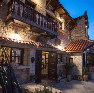 Malevizi Apartment | Cozy Koumos Stone Villas: Family-Friendly Retreats Await