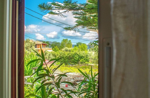 Lygia House | Cozy Apartment Minutes from Lefkas Town - Child Friendly Stay