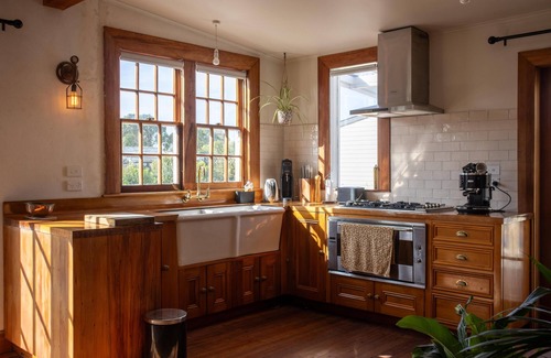 Kaikoura Cottage | Kowhai Cottage - Historic Home with Pet-Friendly Perks