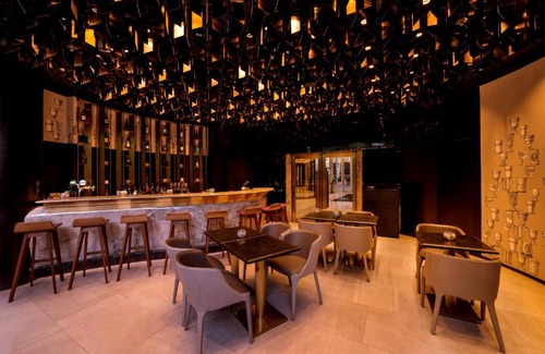 Hung Hom Bay Apartment | Relaxing Stay at Kowloon Harbourfront Hotel with Pool Access