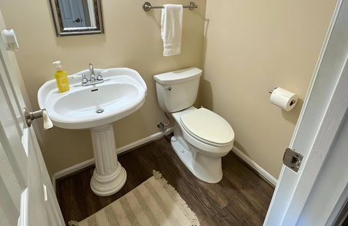 Glen Allen House | Cozy 3BR RVA Home - Perfect for Families & Guests Rated 9/10