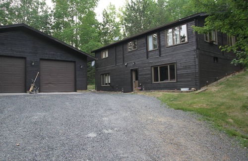 Crane Lake Cabin | Cozy Rustic Knot: Family-Friendly Retreat by Crane Lake