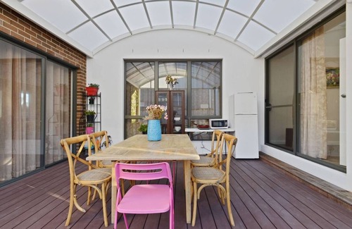 Belrose Apartment | KOZYGURU | Belrose | Cozy 2 Bed Home with Free Parking