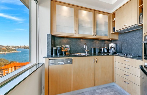 McMahons Point Apartment | Scenic Water View at KozyGuru | McMahons Point Escape