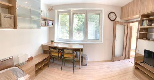Brno Apartment | Cozy Apartment by the Forest Near City Center & BVV