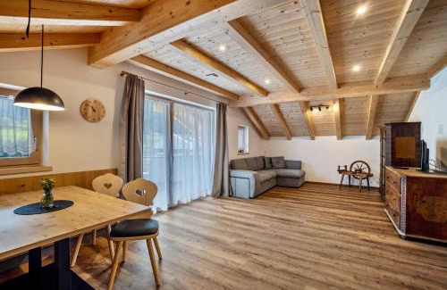 Villa Apartment | Discover Krämerhof Apt: Family-Friendly Retreat Awaits