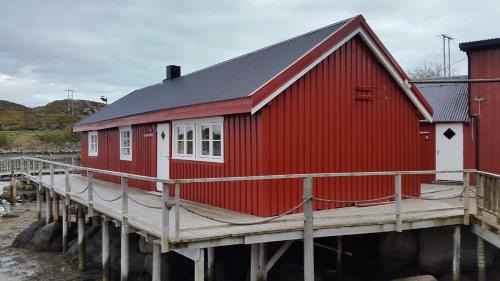 Ballstad Resort | Discover Kræmmervika Havn: Oceanfront Pet-Friendly Retreat