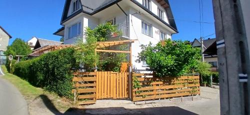 Grzechynia House | Family-Friendly Królówka: Rated 8.7, with Kitchen Amenities