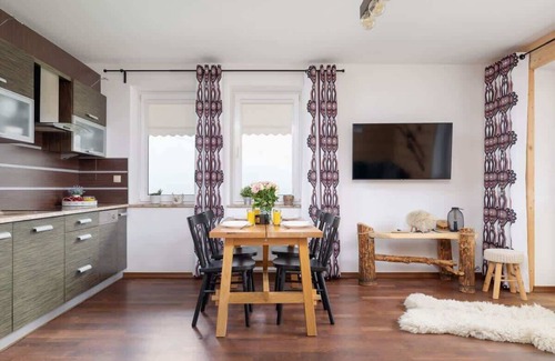 Koscielisko Apartment | Scenic Mountain View Apartment in Kościelisko