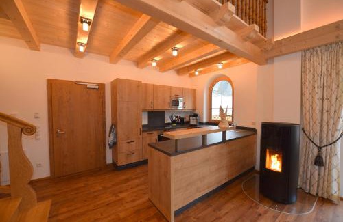 Krimml Ski Chalet | Indulge at Krölls Alpenchalet: 4-Star Retreat with Spa & Ocean View