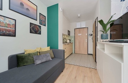 Srodmiescie Apartment | Modern Studio with Balcony in Wroclaw Nadodrze