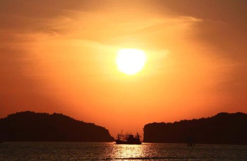Pak Nam Hotel | Discover Krajomsai Resort with Private Beach and Ocean Views
