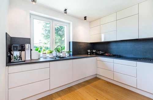 Chrosna House | Relaxing Krakow Villa with Jacuzzi, Gym & Pet-Friendly Options