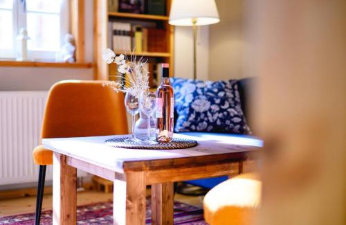 Quedlinburg Apartment | Top-Rated Kramerstube: Family-Friendly Retreat with 9.8/10 Score