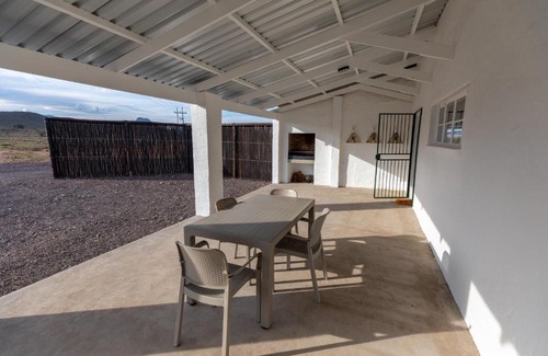 Camdeboo House | Discover Kransplaas - Springbok Cottage: Family-Friendly Retreat