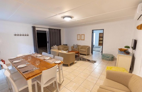 Camdeboo House | Discover Kransplaas - Springbok Cottage: Family-Friendly Retreat