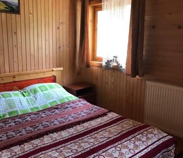 Snidavka House | Discover Krasa Karpat: Pet-Friendly Retreat with Hot Tub