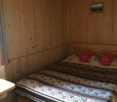 Snidavka House | Discover Krasa Karpat: Pet-Friendly Retreat with Hot Tub