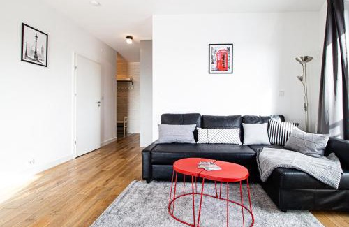 Zoliborz Apartment | Cozy Krasińskiego Żoliborz Apartment - Child Friendly Retreat