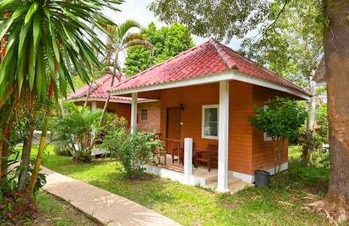 Khuekkhak Resort | Relax at Krathom Khaolak Resort with Oceanfront Bliss