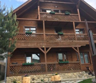 Yaremche Cabin | Pet-Friendly Retreat at Kray Dorogy - Rated 9.4 by Guests
