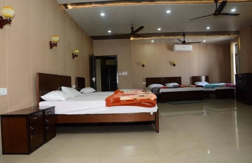 Haldwani Hotel | Budget-Friendly Krazy Hotel with Breakfast & Child Care